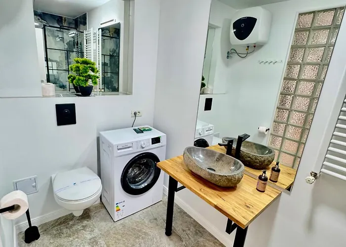 Metropole Prime Apartment