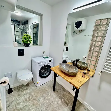 Metropole Prime Apartment